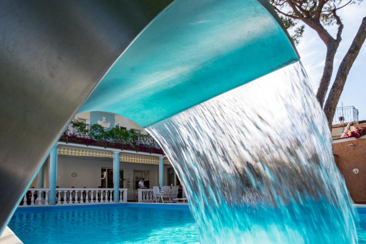 Hotel Villa Dei Fiori - Sul Mare Con Piscina Viserbella di Rimini Exteriér fotografie