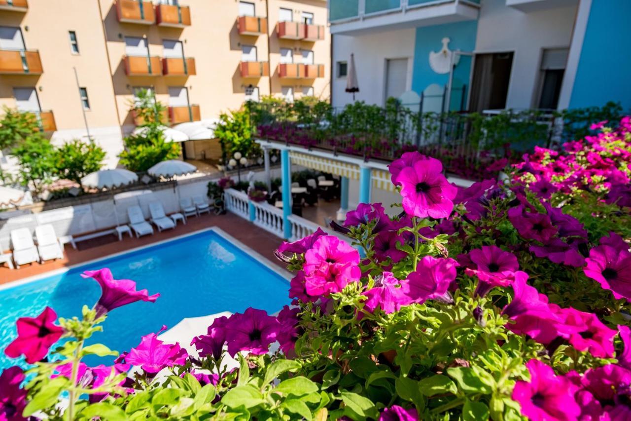 Hotel Villa Dei Fiori - Sul Mare Con Piscina Viserbella di Rimini Exteriér fotografie