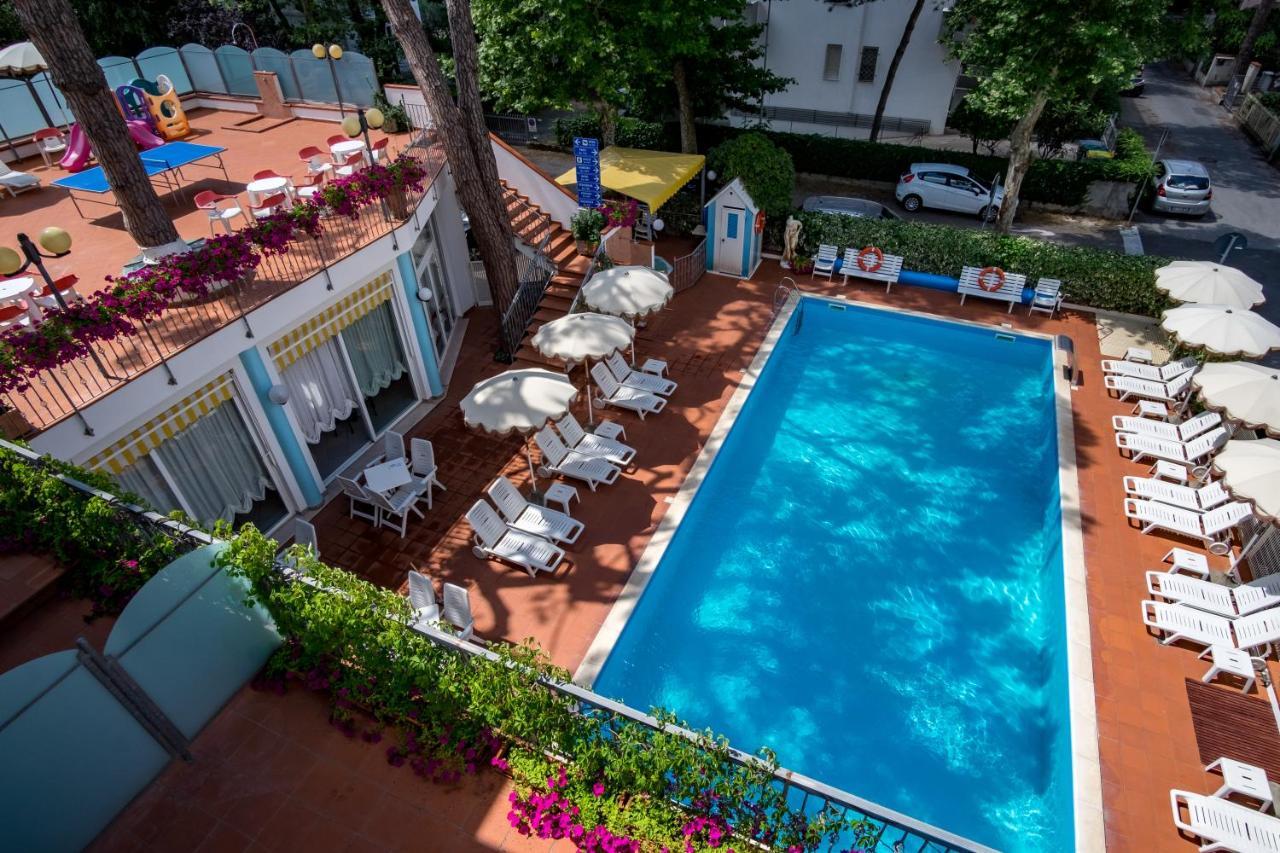 Hotel Villa Dei Fiori - Sul Mare Con Piscina Viserbella di Rimini Exteriér fotografie