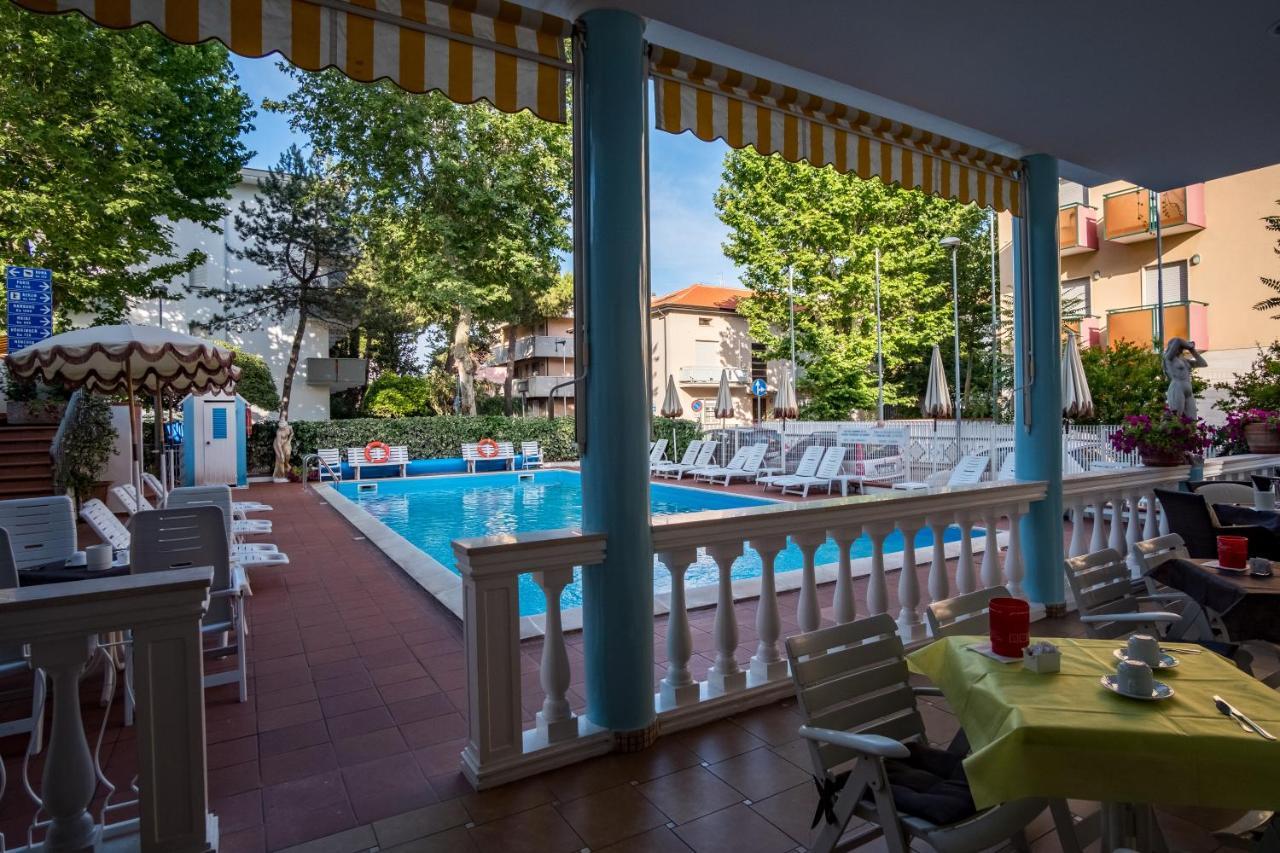 Hotel Villa Dei Fiori - Sul Mare Con Piscina Viserbella di Rimini Exteriér fotografie