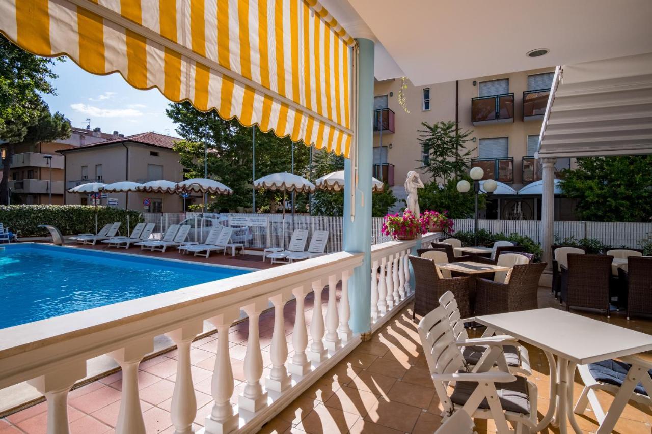 Hotel Villa Dei Fiori - Sul Mare Con Piscina Viserbella di Rimini Exteriér fotografie