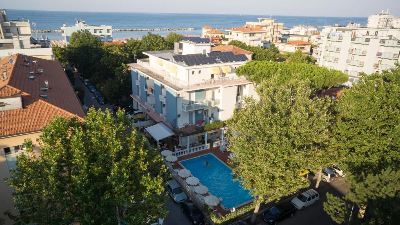 Hotel Villa Dei Fiori - Sul Mare Con Piscina Viserbella di Rimini Exteriér fotografie