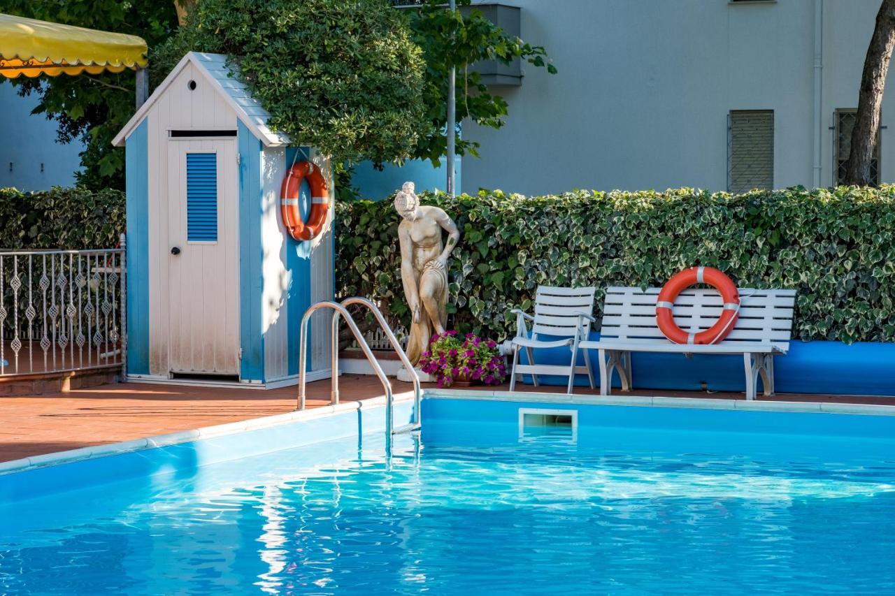 Hotel Villa Dei Fiori - Sul Mare Con Piscina Viserbella di Rimini Exteriér fotografie