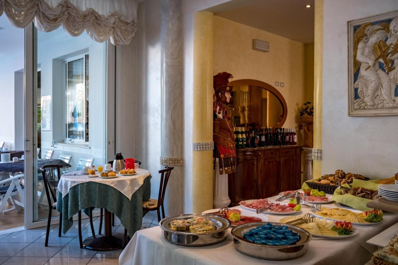 Hotel Villa Dei Fiori - Sul Mare Con Piscina Viserbella di Rimini Exteriér fotografie